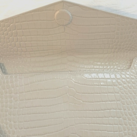 VERY RARE!! YSL SAINT LAURENT Crocodile Embossed Calfskin Uptown Monogram Clutch - Picture 11 of 16
